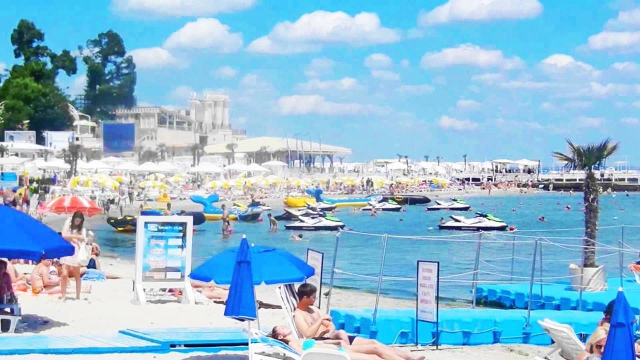 Литературная Улица Апартаменты Oldenburg Bagian luar foto